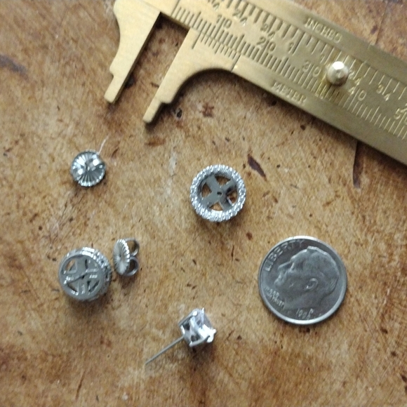 White Rhodium Cluster Earrings set - Picture 5 of 8